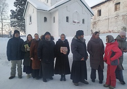 Воспитывать молодежь православными традициями
