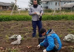 Потрудились на полях Потрудились на полях