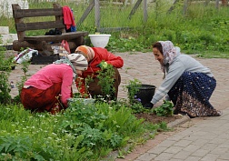 Потрудились в обители